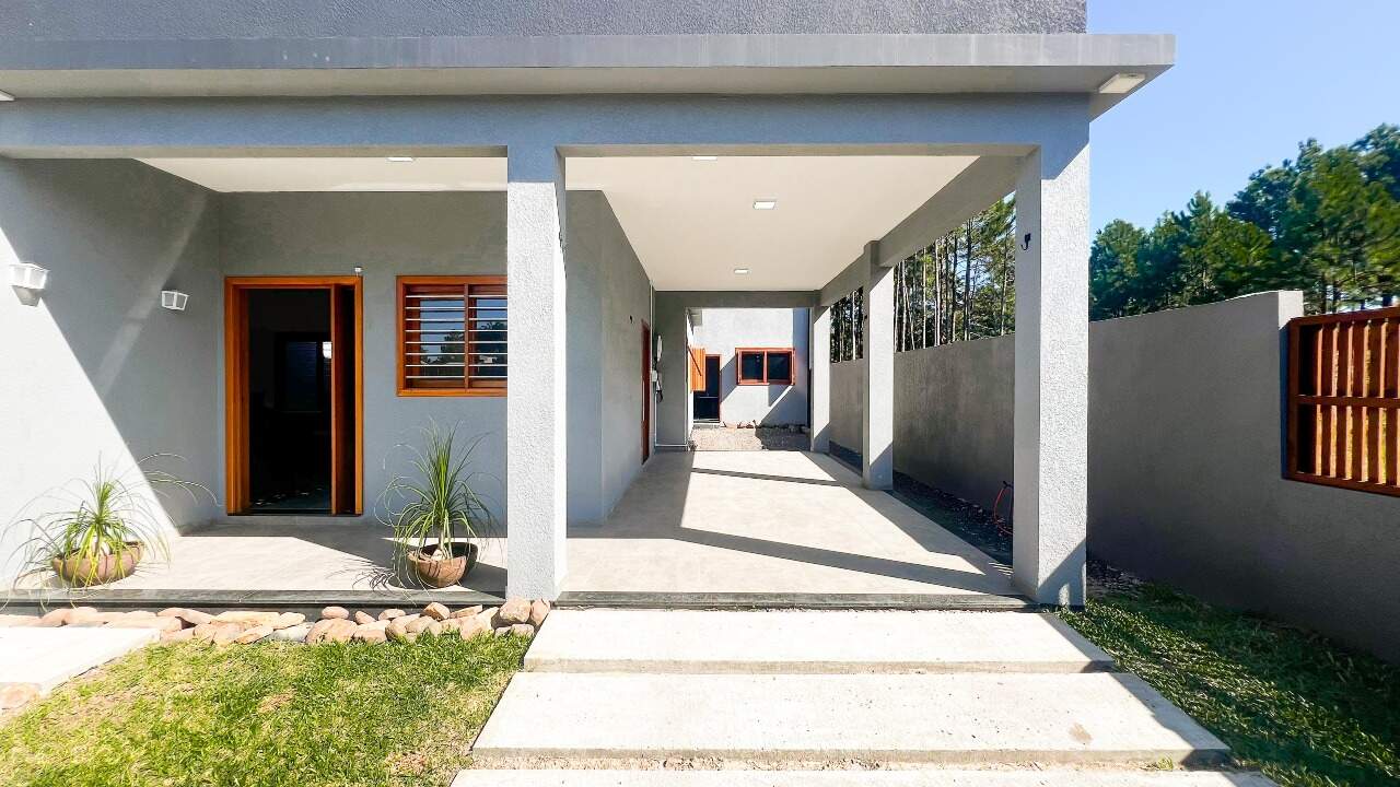 Casa à venda no Village: 