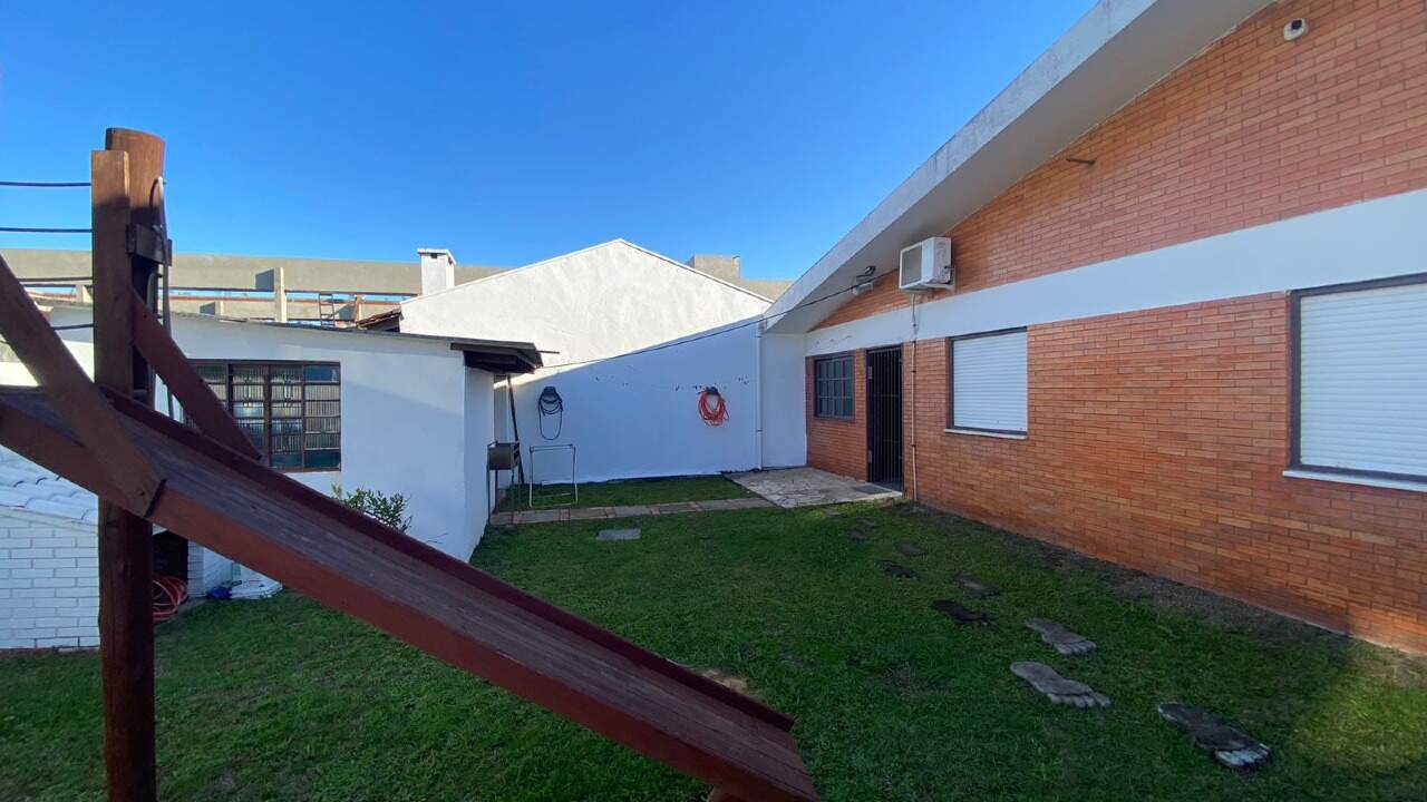 Sobrado à venda no Atlantida: 