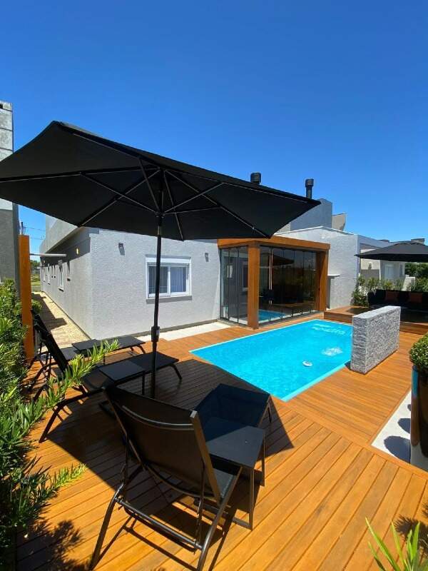 Casa em Condomínio à venda no Condominio Riviera: 
