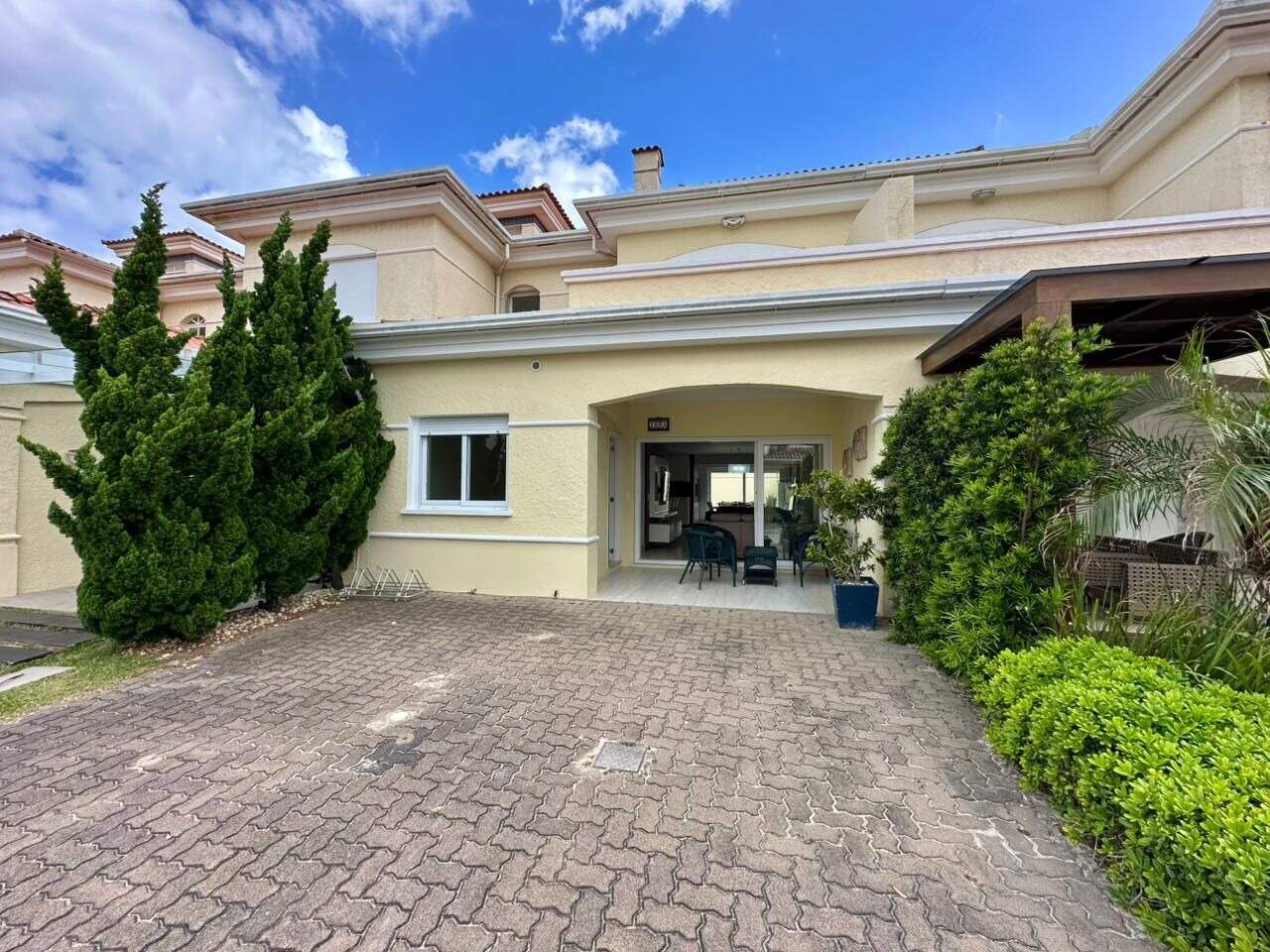 Sobrado em Condomínio à venda no Condomínio Xangri-lá Villas Resort: 