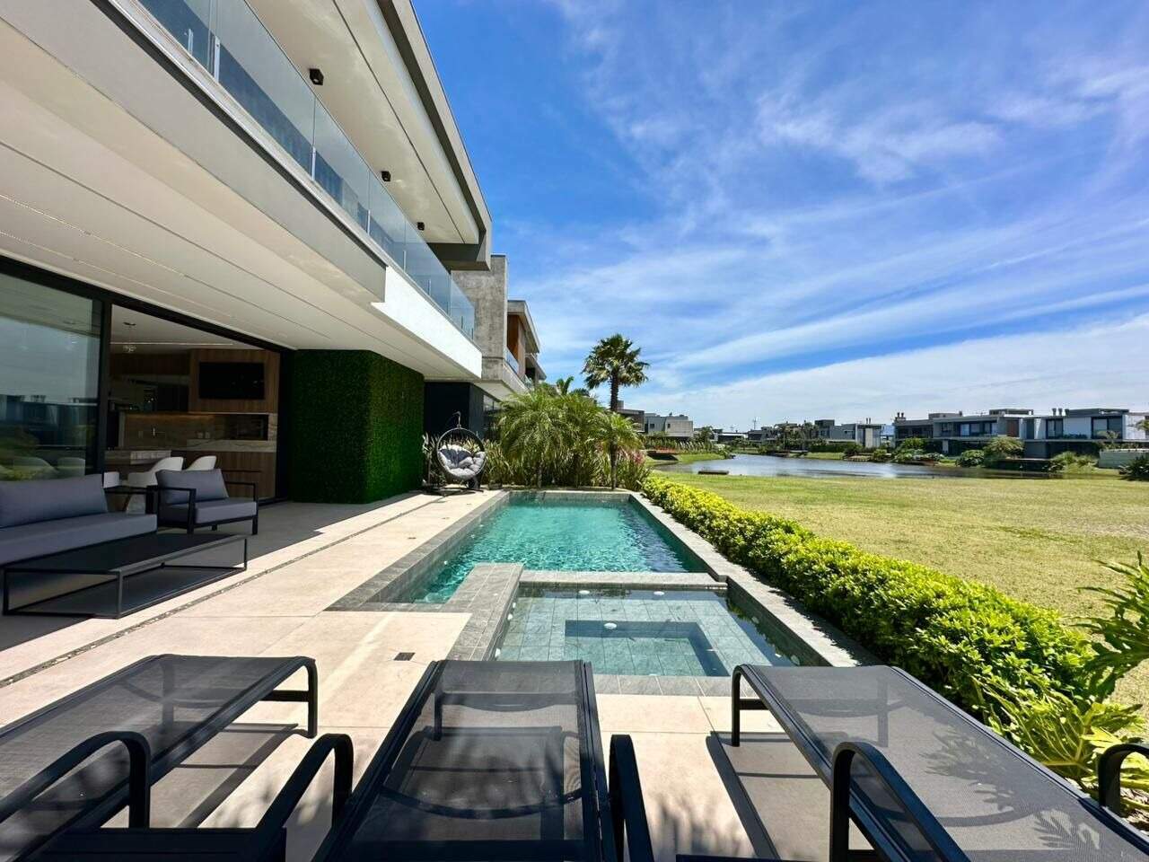 Casa em Condomínio à venda no Condomínio Sense: 