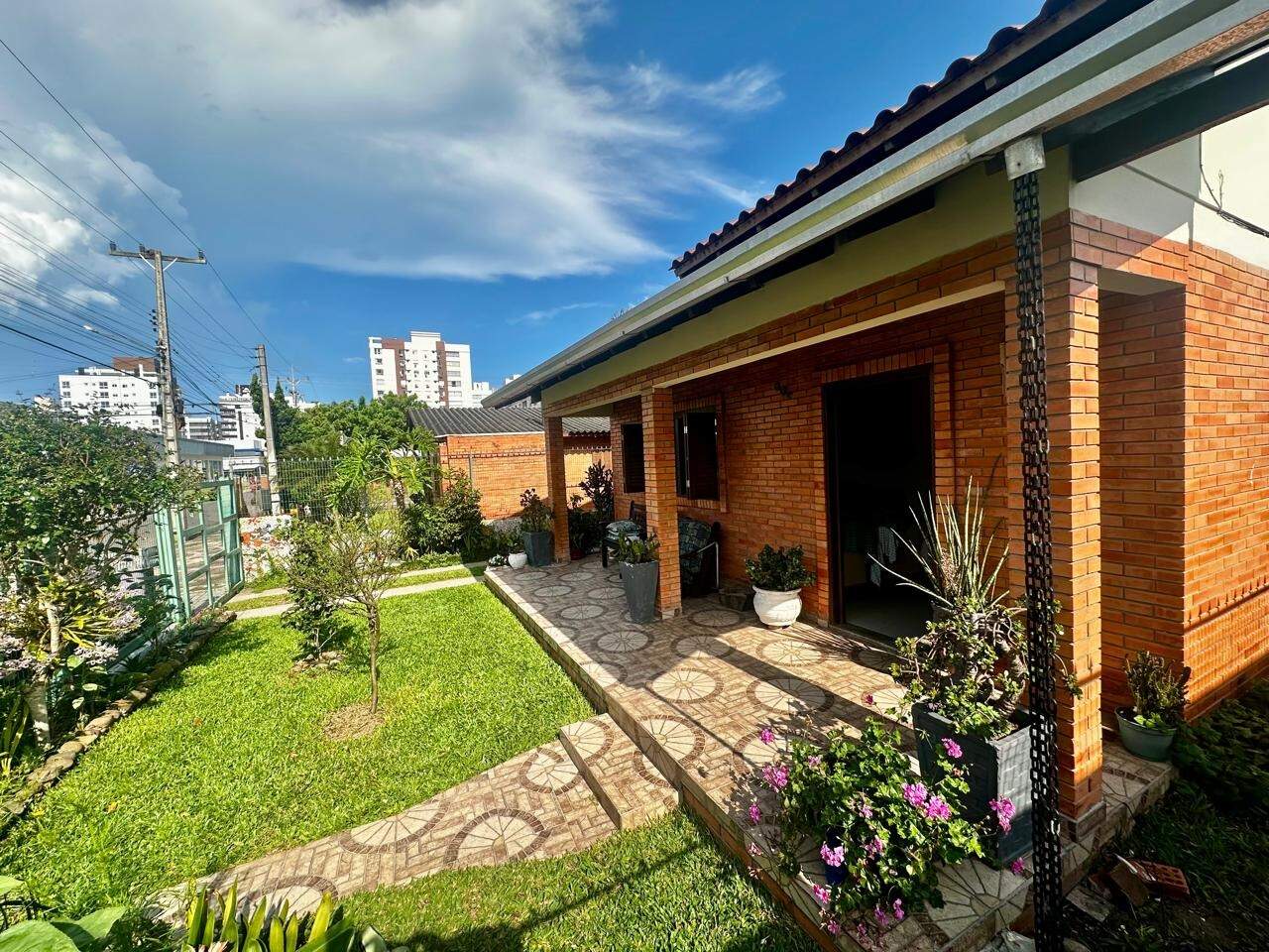 Terreno à venda no Zona Nova: 