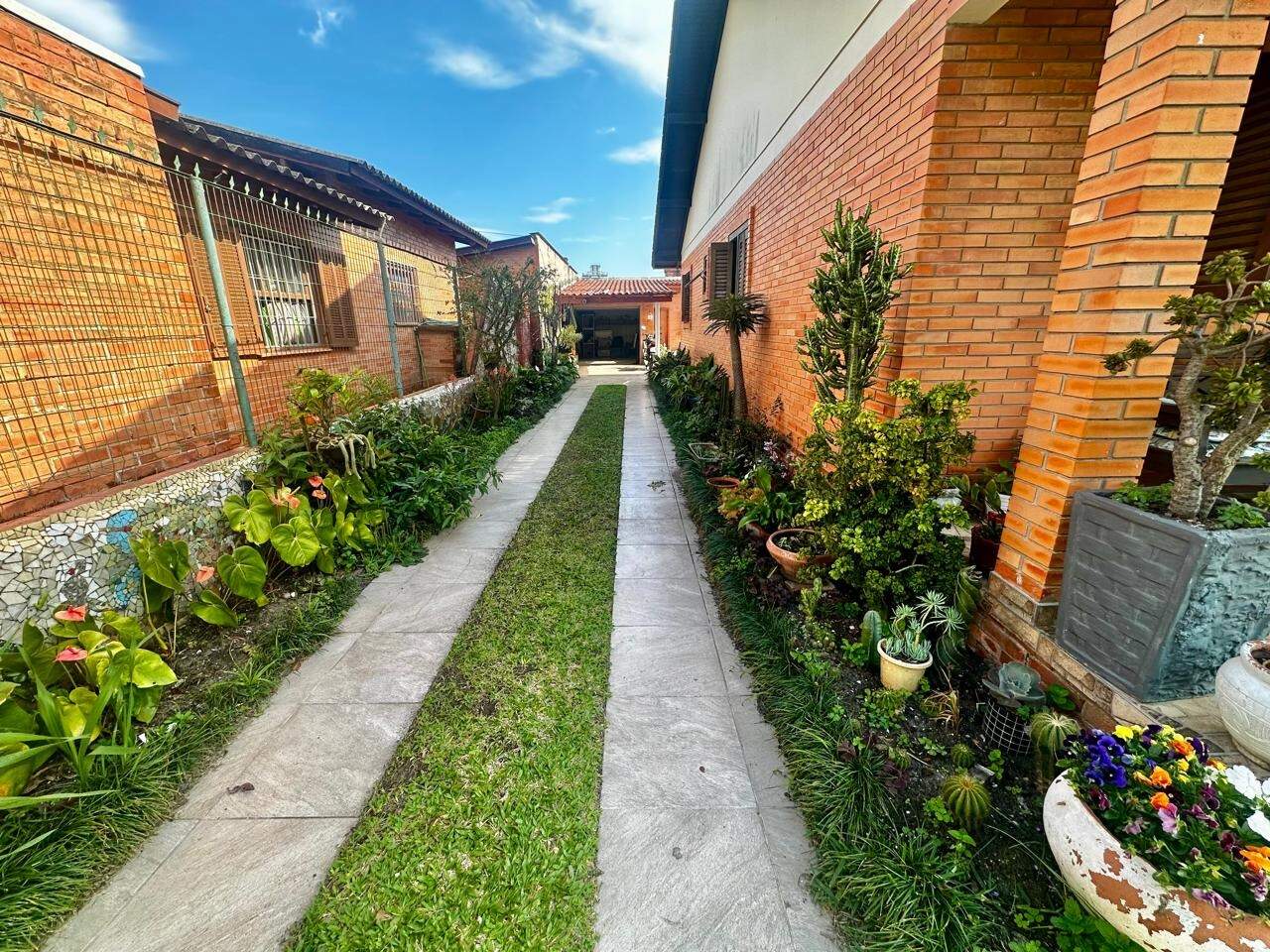 Terreno à venda no Zona Nova: 