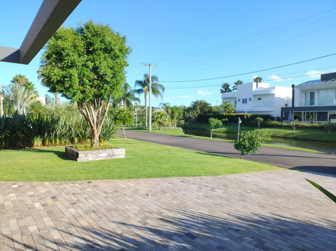 Sobrado em Condomínio à venda no Villaggio Atlântida: 