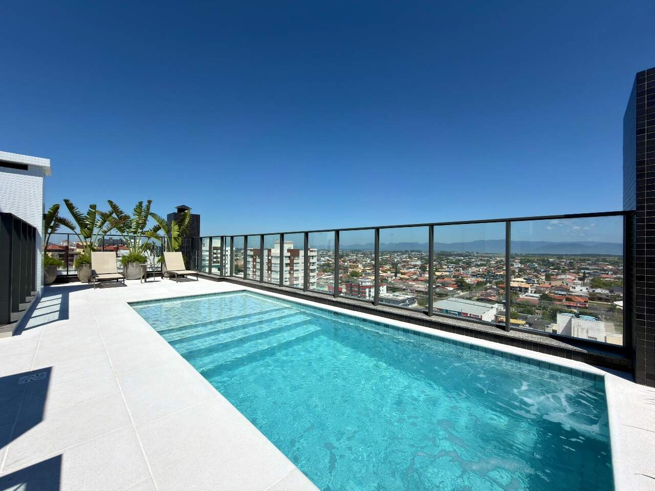 Apartamento à venda no Zona Nova: 