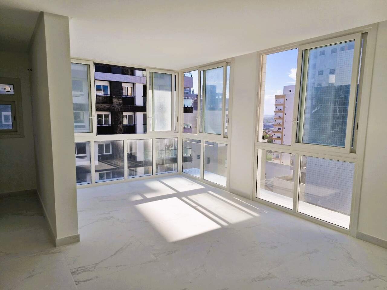 Apartamento à venda no Zona Nova: 