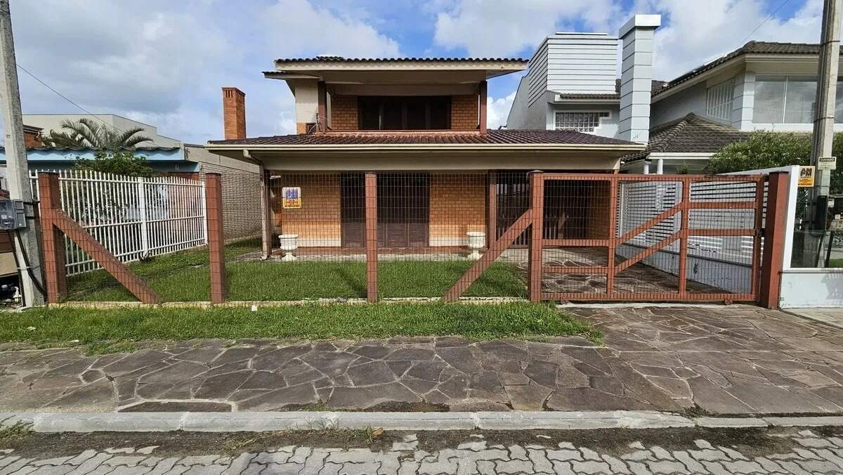 Sobrado à venda no Rainha do Mar: 