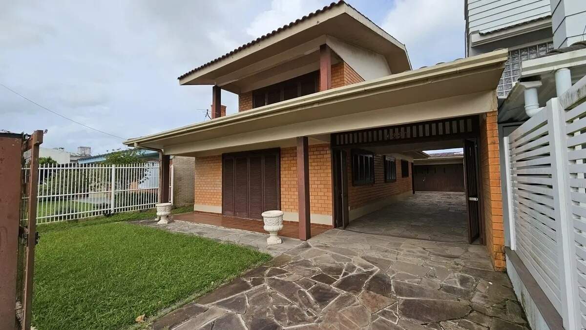 Sobrado à venda no Rainha do Mar: 