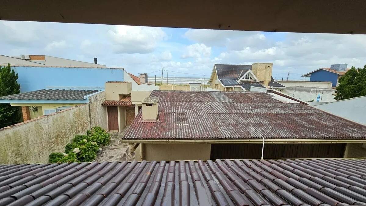 Sobrado à venda no Rainha do Mar: 