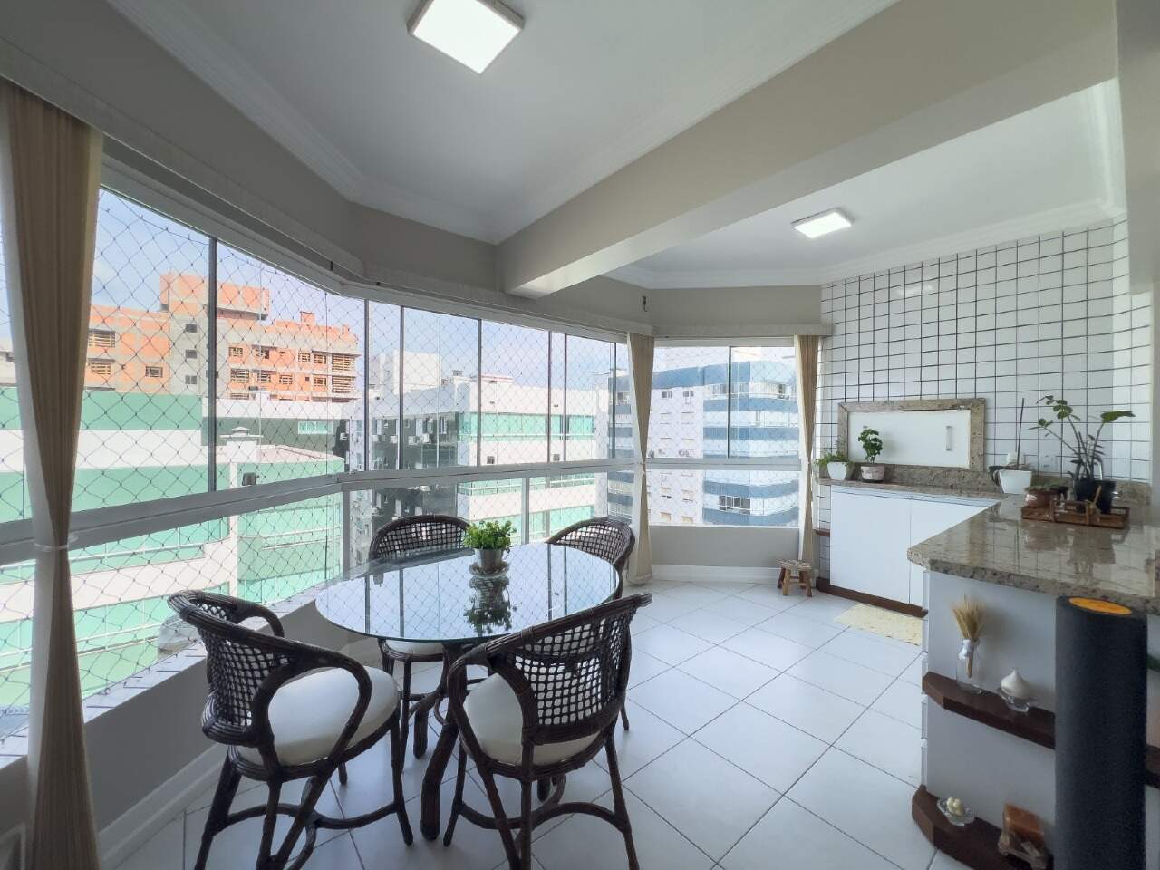 Apartamento à venda no Zona Nova: 