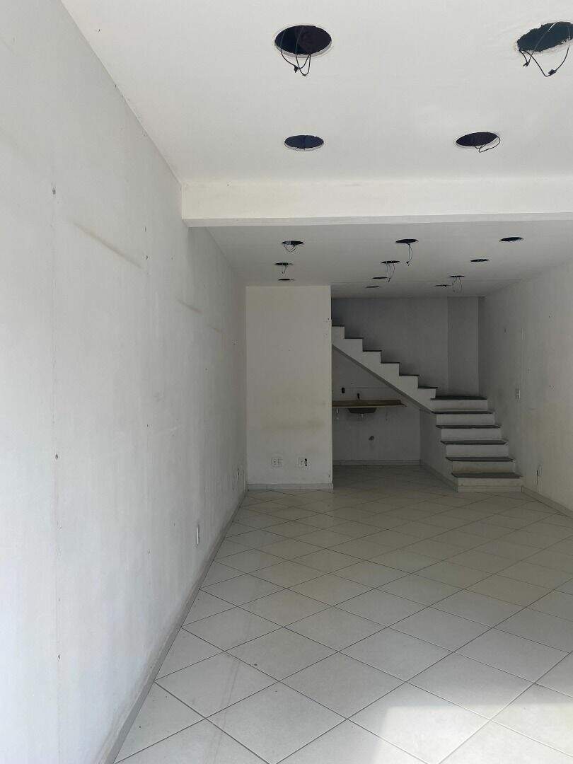 Loja para aluguel no Vila Cortes: 