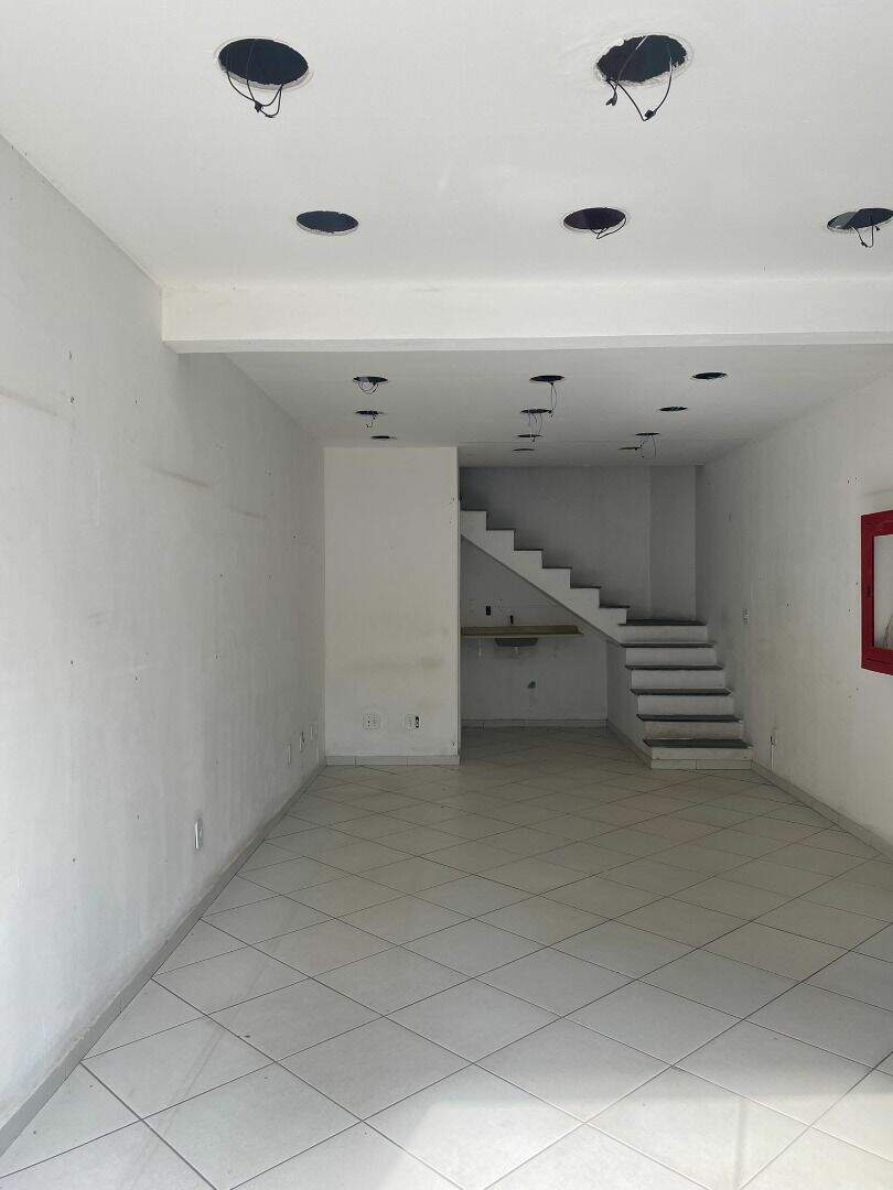 Loja para aluguel no Vila Cortes: 