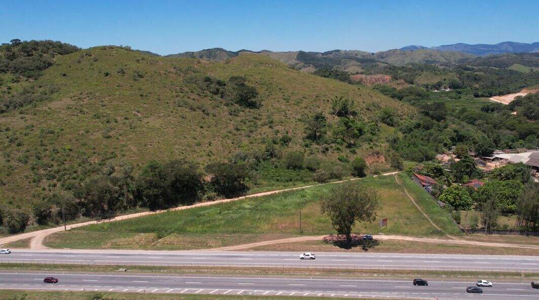 Área à venda no Mangueirinha: 