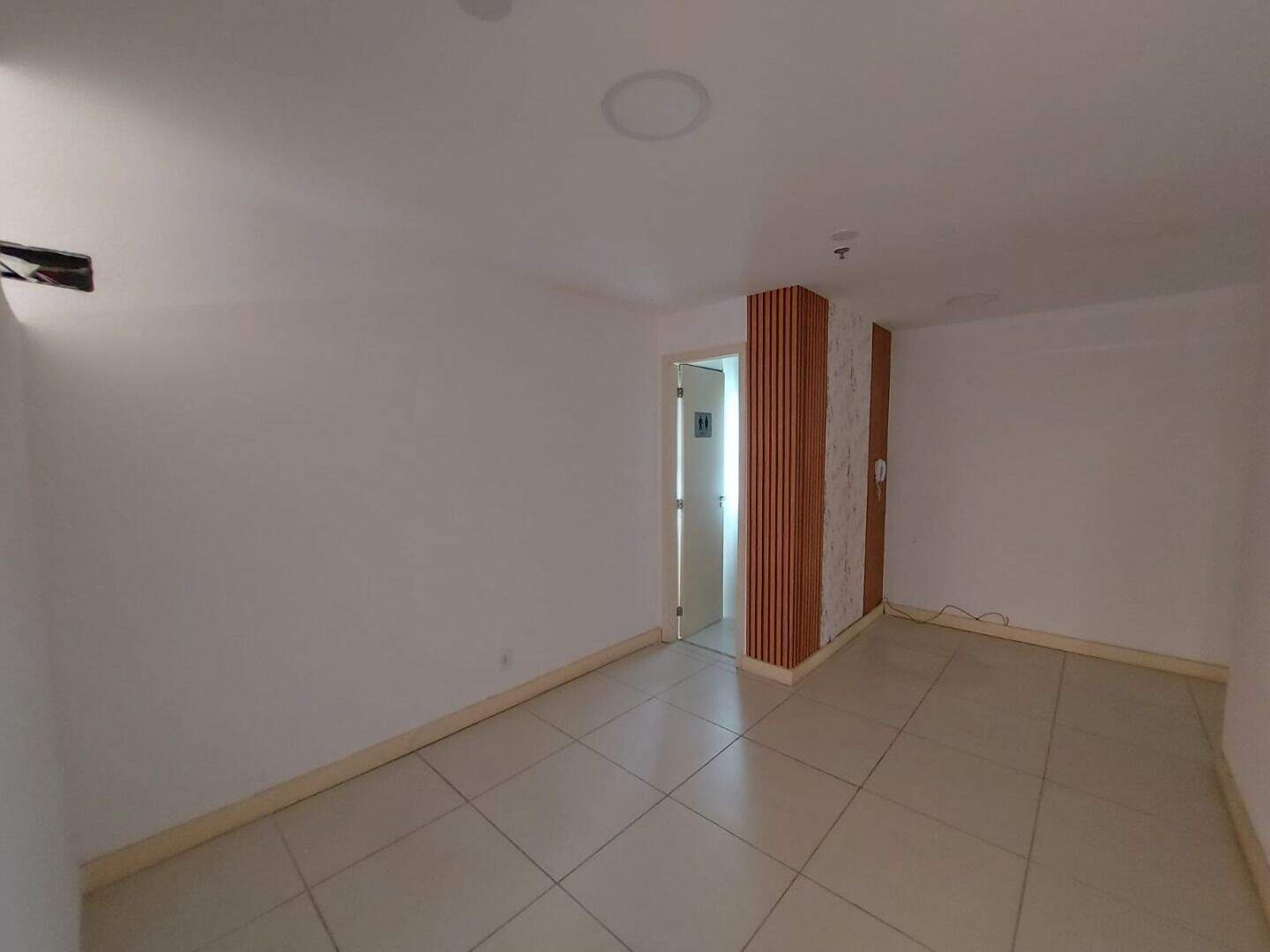 Sala à venda no Centro: 