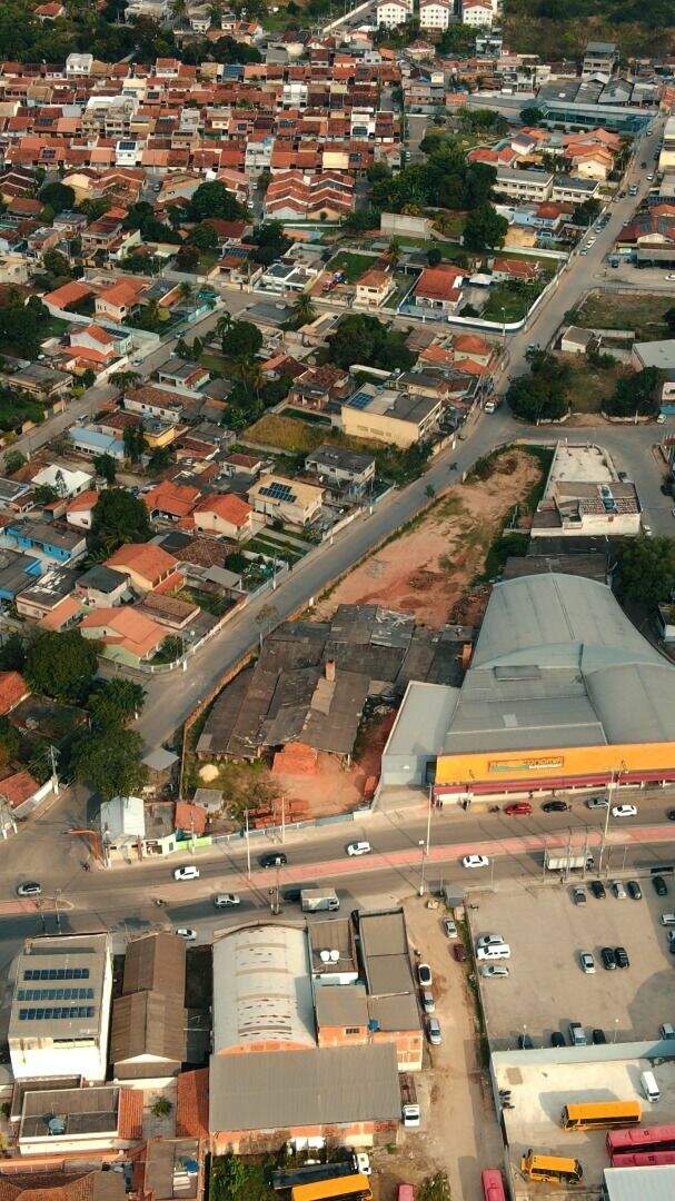 Área à venda no Centro: 
