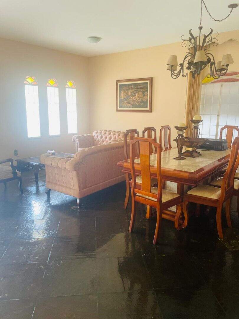 Casa à venda no Centro: 