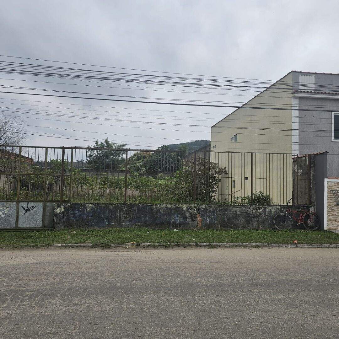 Terreno à venda no Bazílio: 