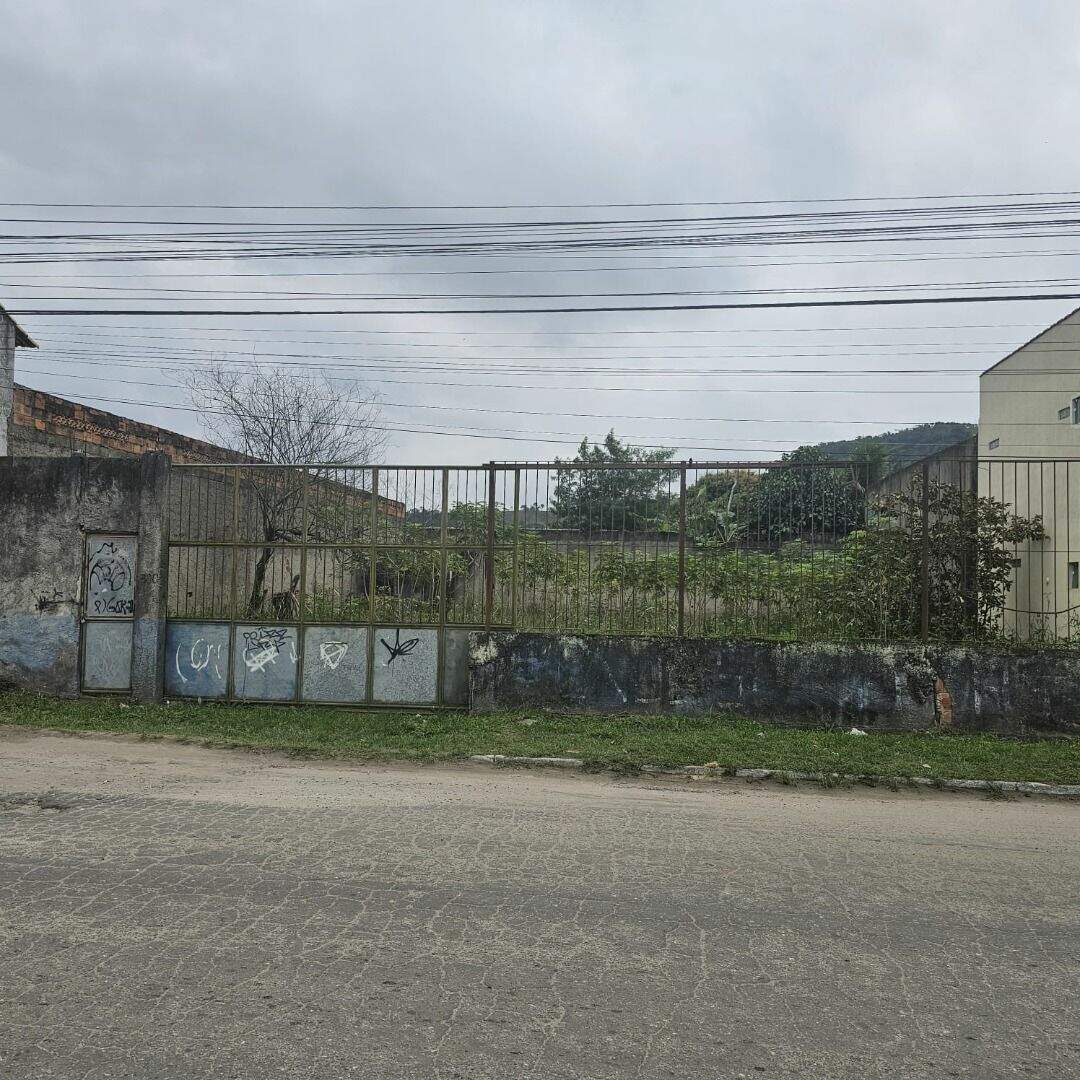 Terreno à venda no Bazílio: 