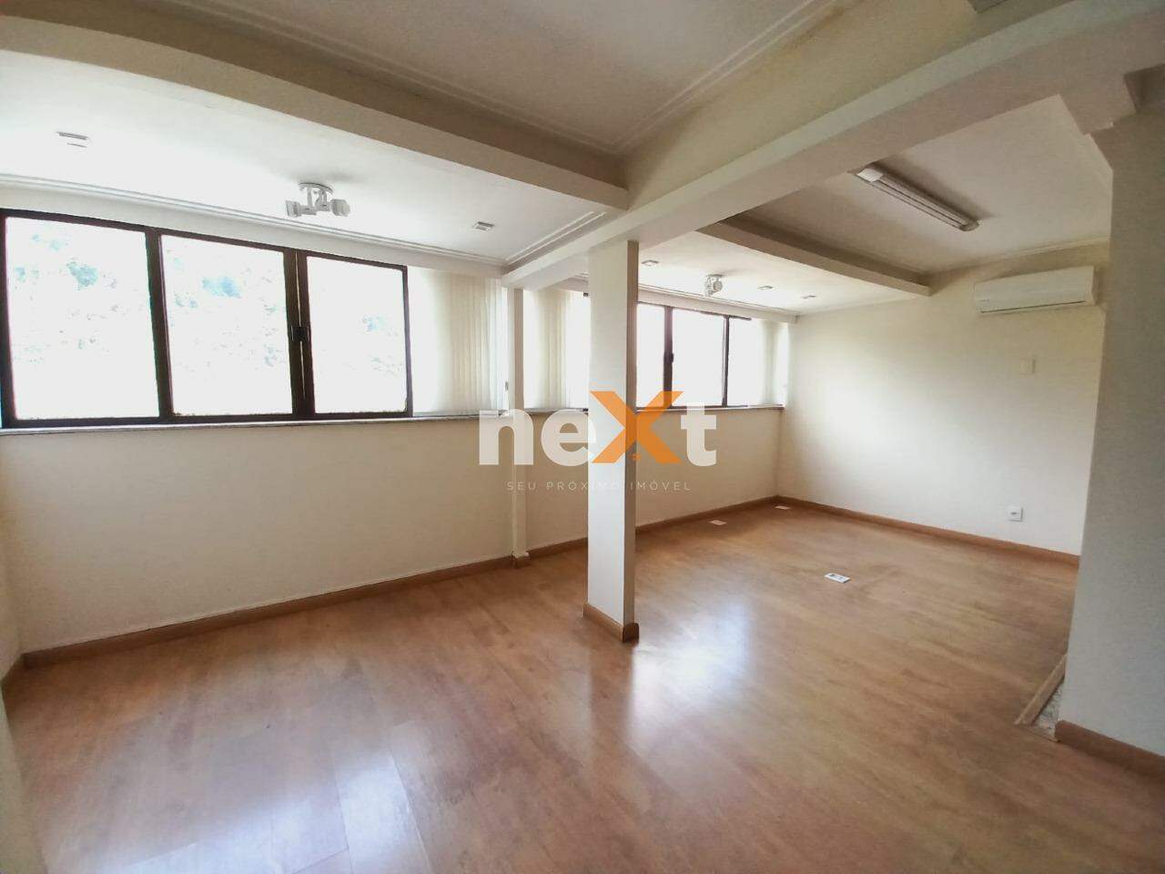 Sala à venda no Centro: 