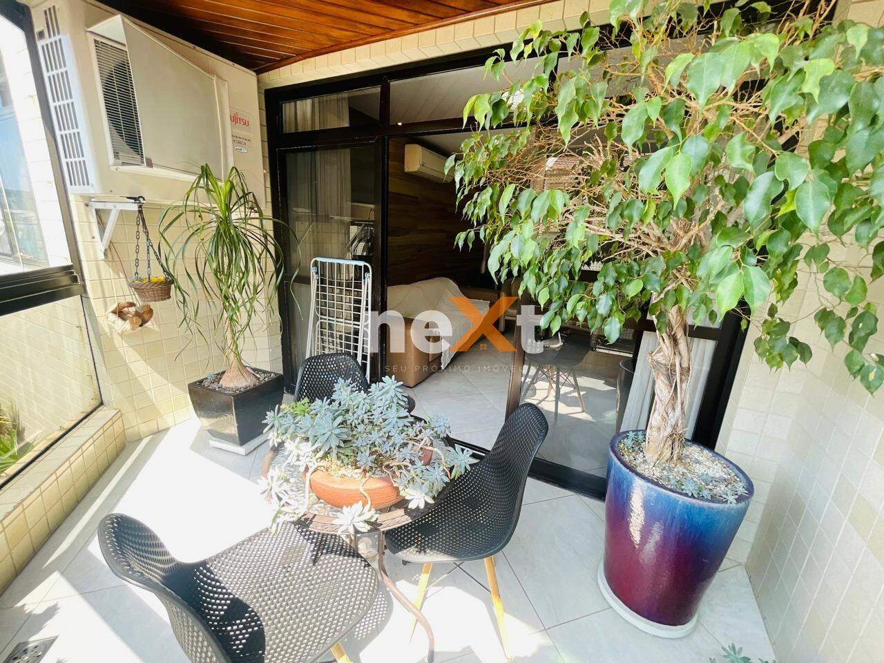 Apartamento à venda no Ponta da Praia: 