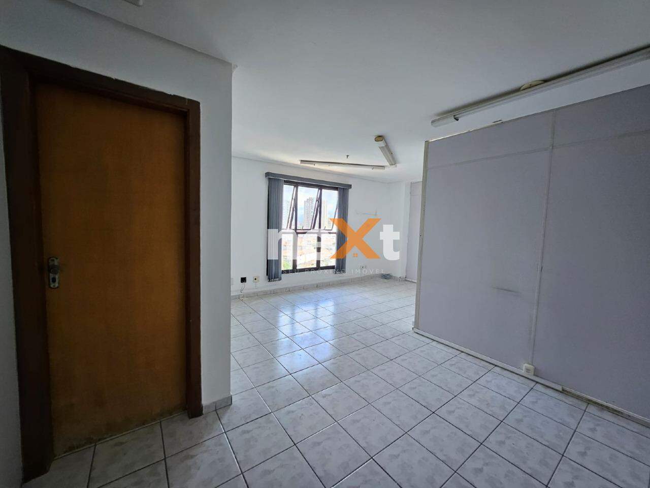 Sala à venda no Embaré: 