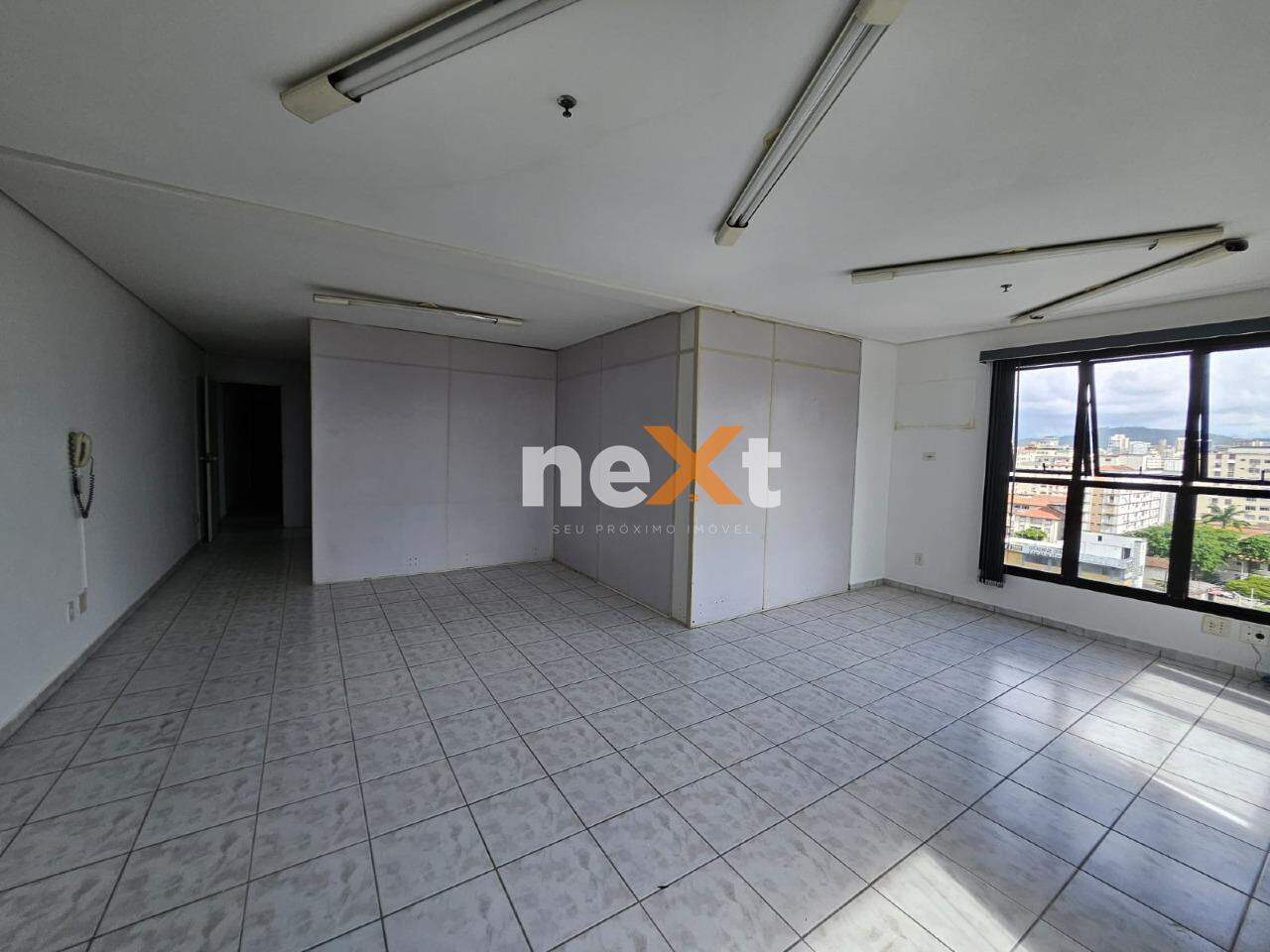Sala à venda no Embaré: 