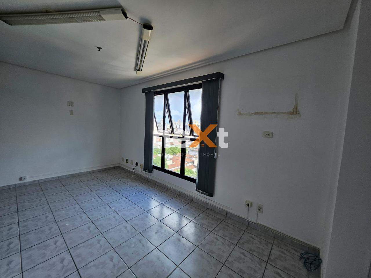 Sala à venda no Embaré: 