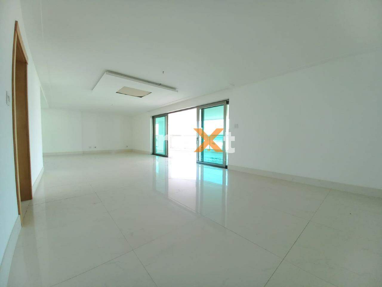 Apartamento à venda no Ponta da Praia: 