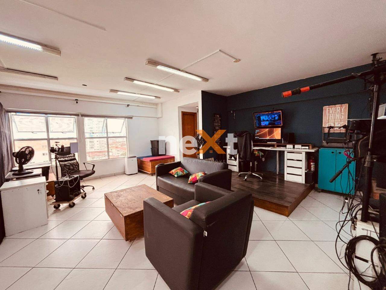 Sala à venda no Embaré: 