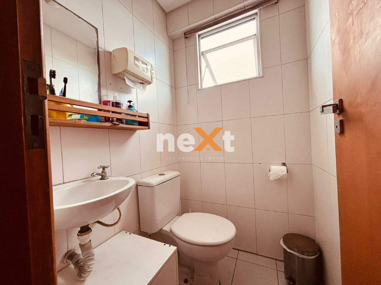 Sala à venda no Embaré: 