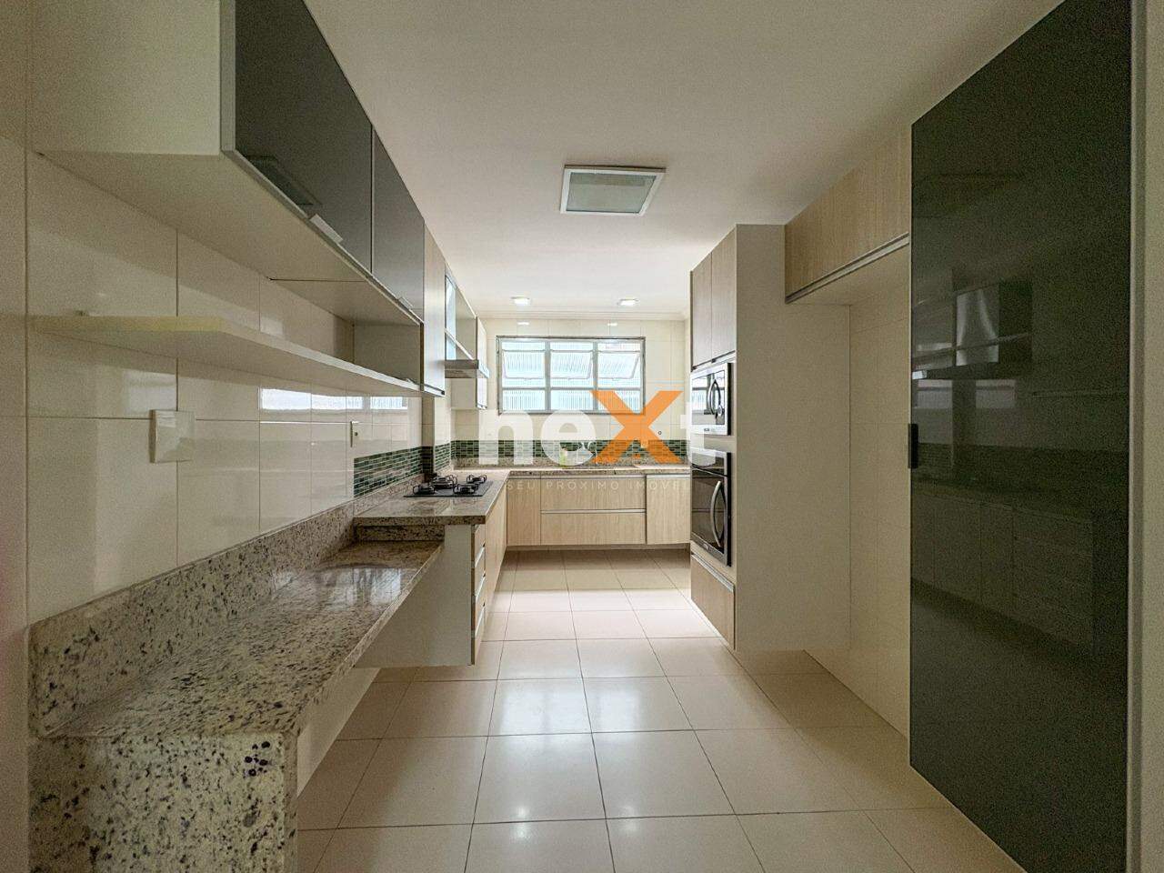 Apartamento à venda no Ponta da Praia: 