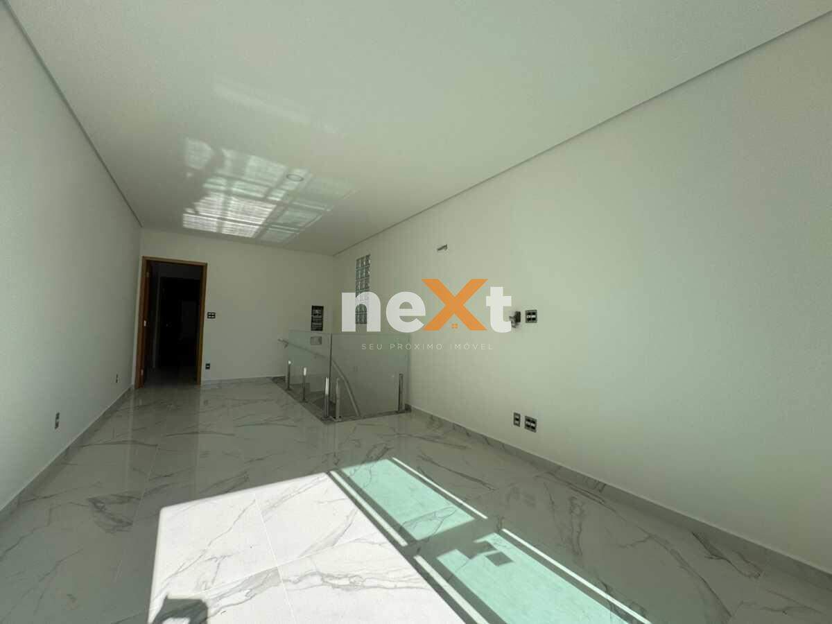 Casa à venda no Ponta da Praia: SALA