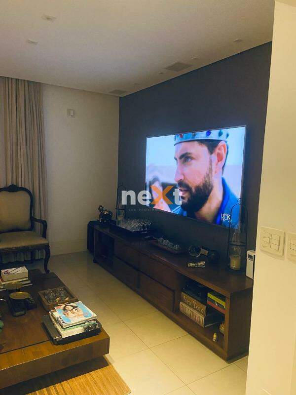 Apartamento à venda no Ponta da Praia: 