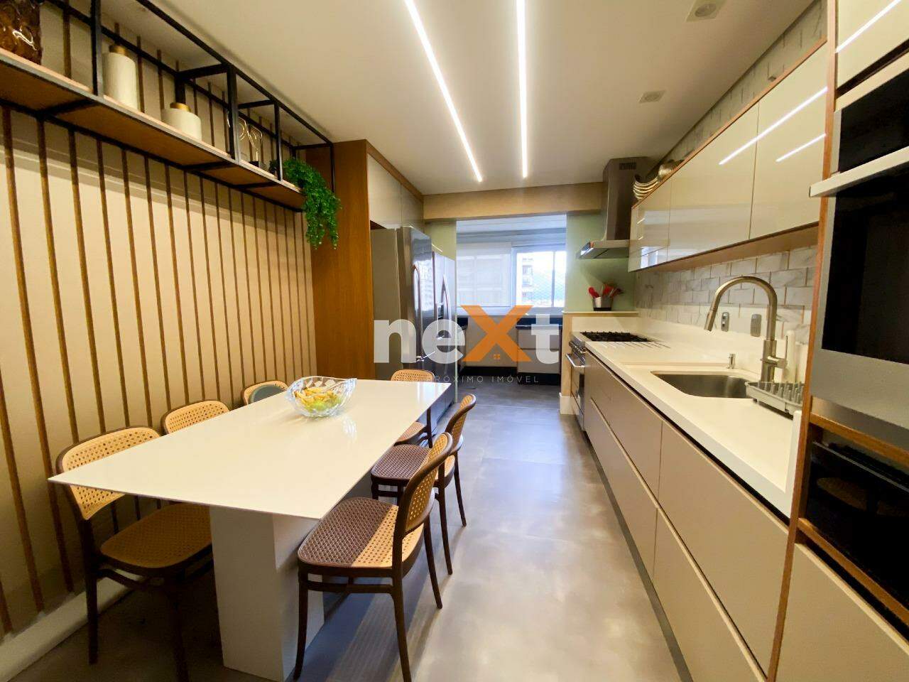 Apartamento à venda no Ponta da Praia: 