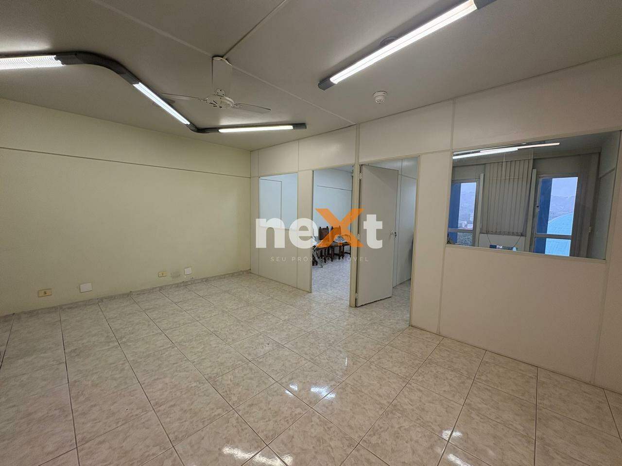 Sala à venda no Centro: 