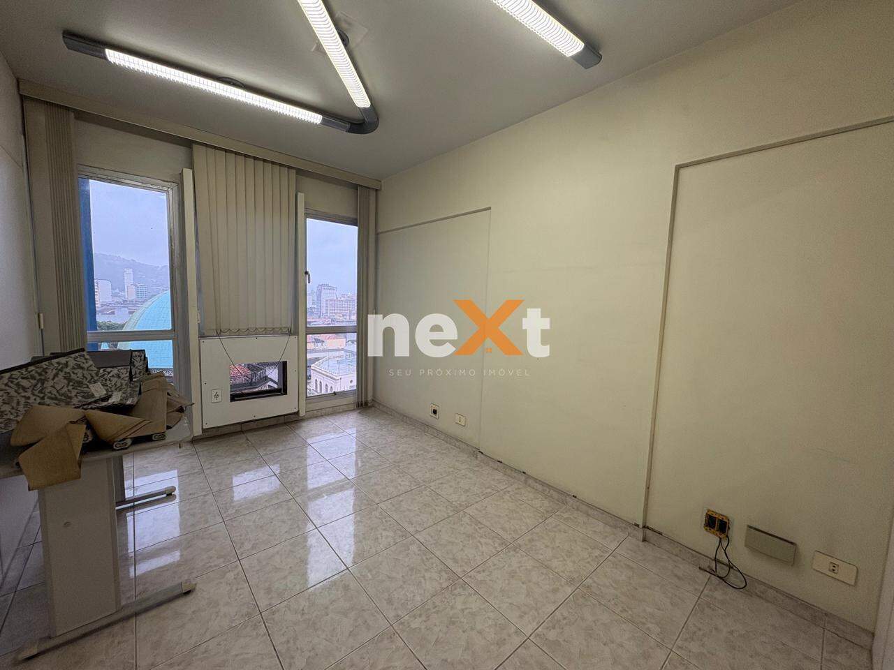 Sala à venda no Centro: 
