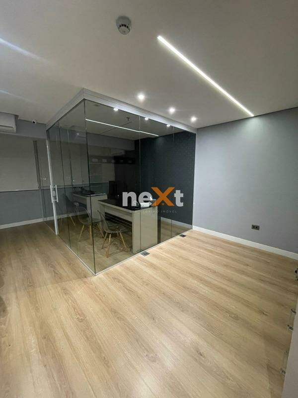 Sala à venda no Centro: 