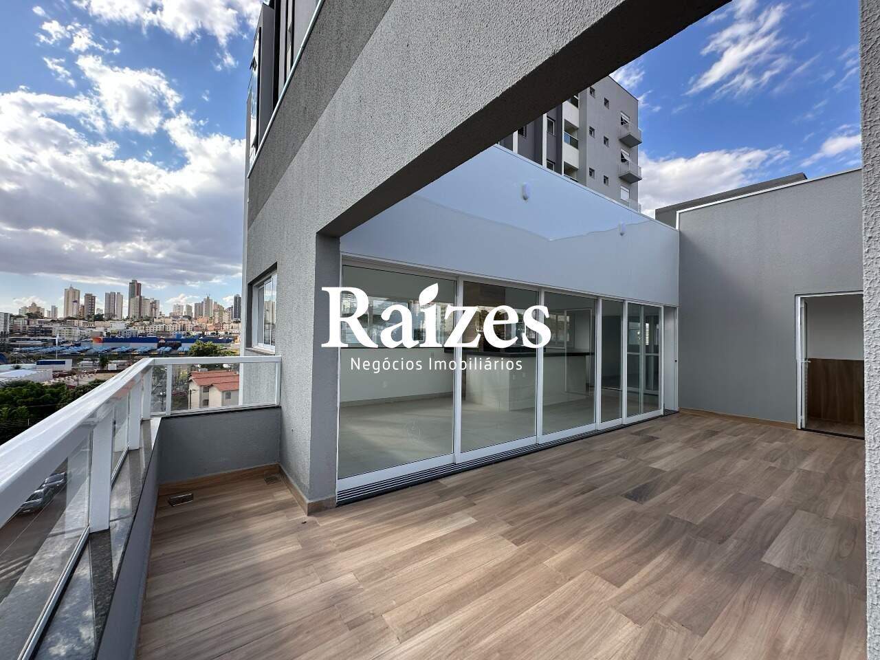 Cobertura, 4 quartos, 225 m² - Foto 1