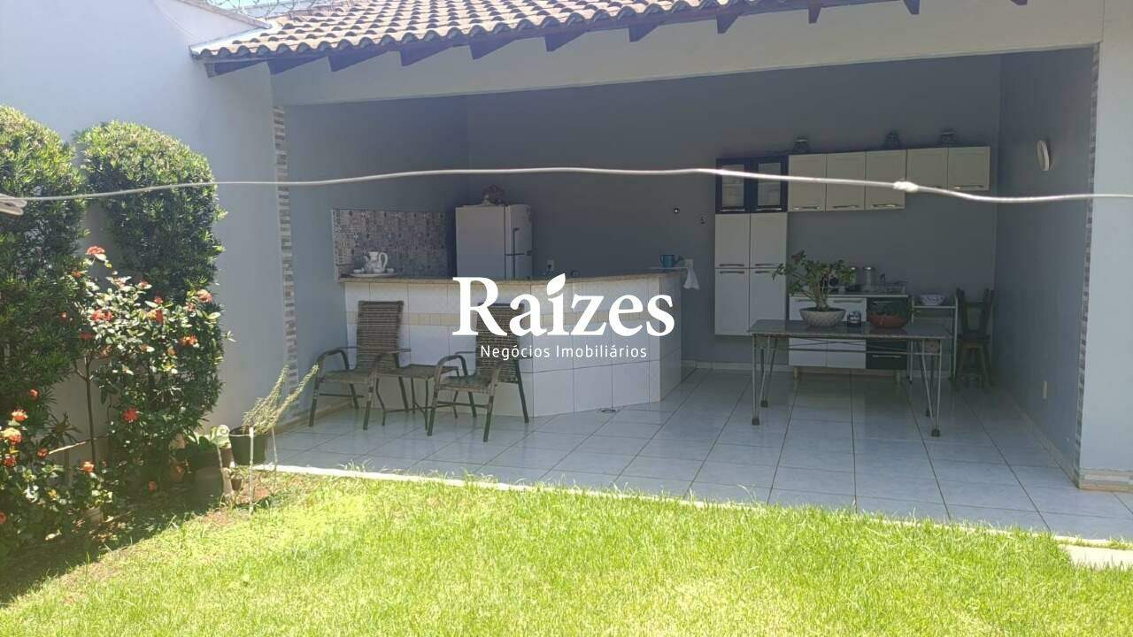 Casa, 4 quartos, 280 m² - Foto 1