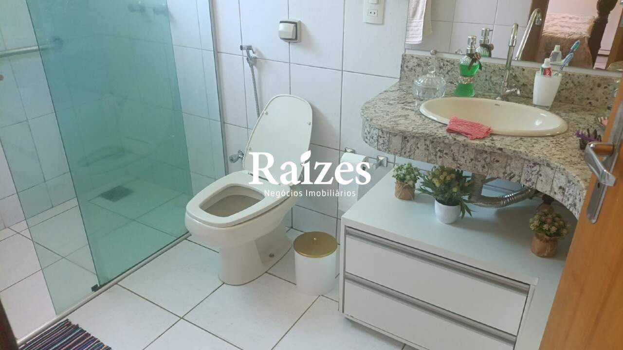 Casa, 4 quartos, 280 m² - Foto 9
