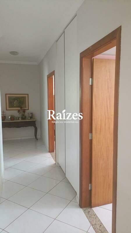 Casa, 4 quartos, 280 m² - Foto 18