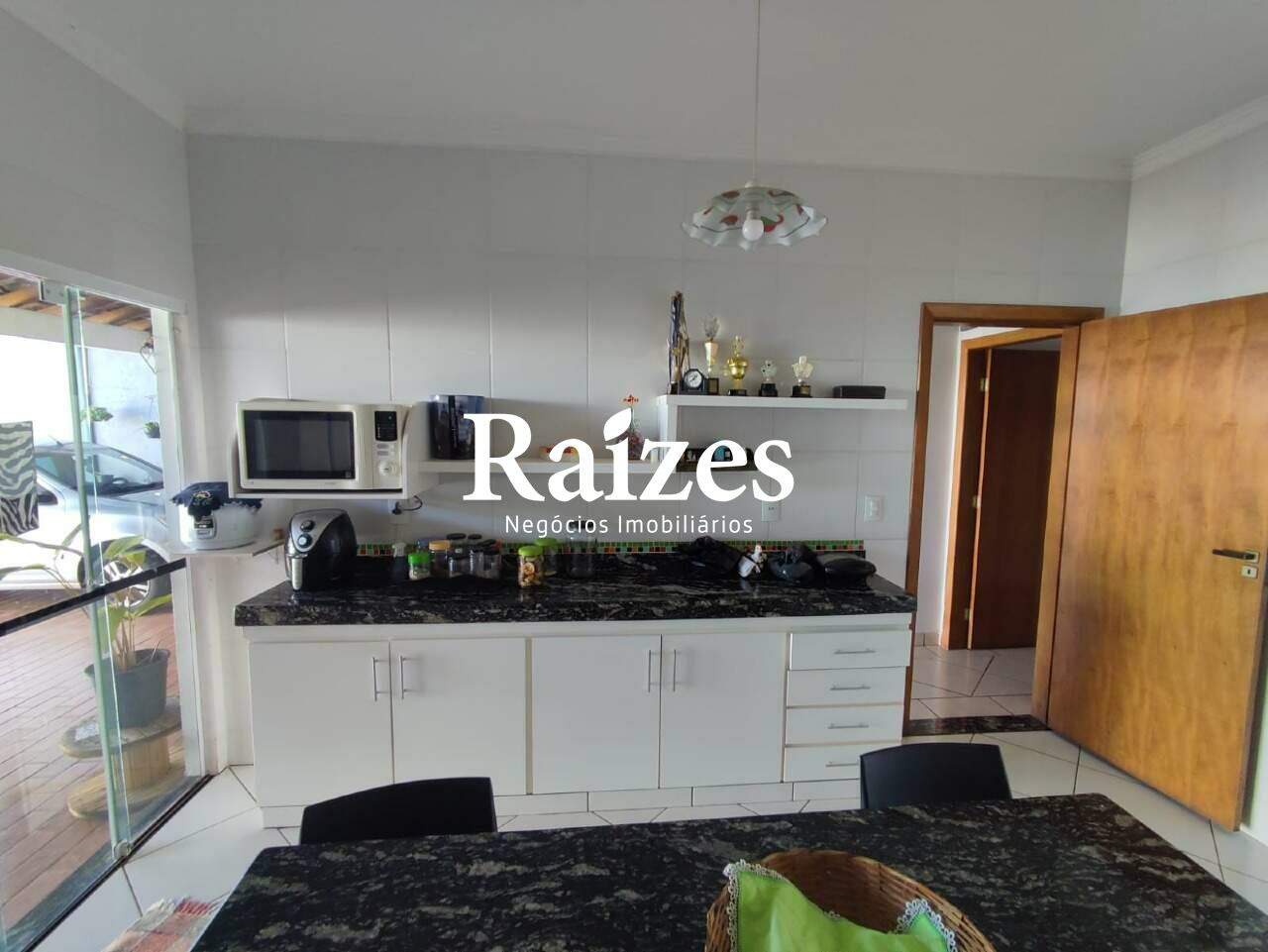 Casa, 3 quartos, 174 m² - Foto 1