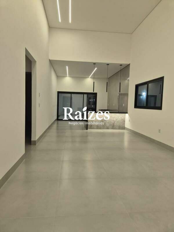 Casa, 3 quartos, 215 m² - Foto 1