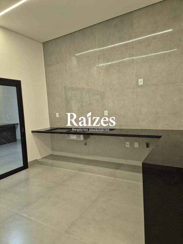 Casa, 3 quartos, 215 m² - Foto 3