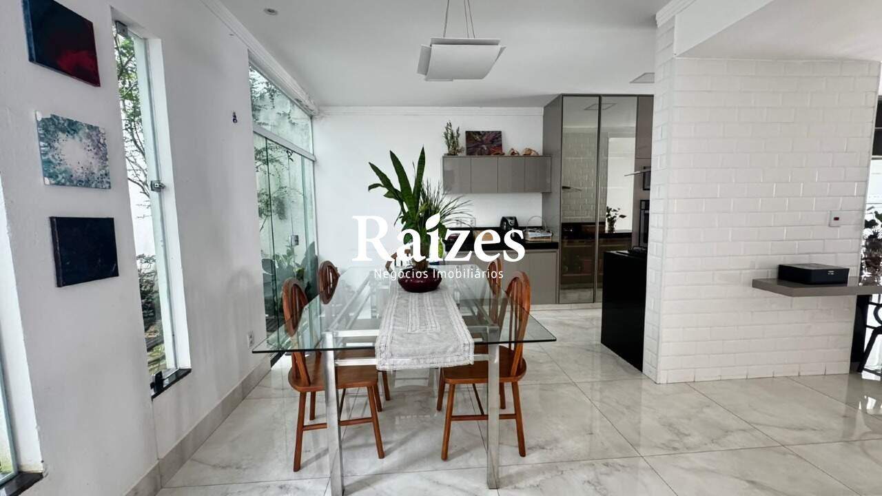 Casa, 3 quartos, 200 m² - Foto 1