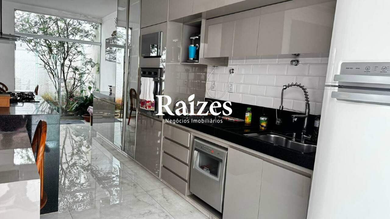 Casa, 3 quartos, 200 m² - Foto 9