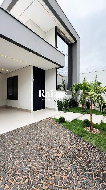 Casa, 3 quartos, 202 m² - Foto 1