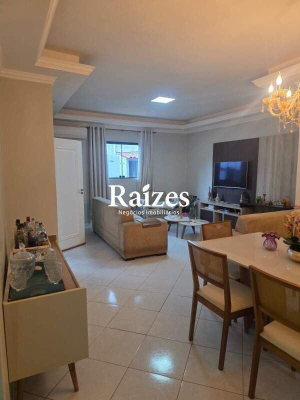 Casa, 3 quartos, 220 m² - Foto 1