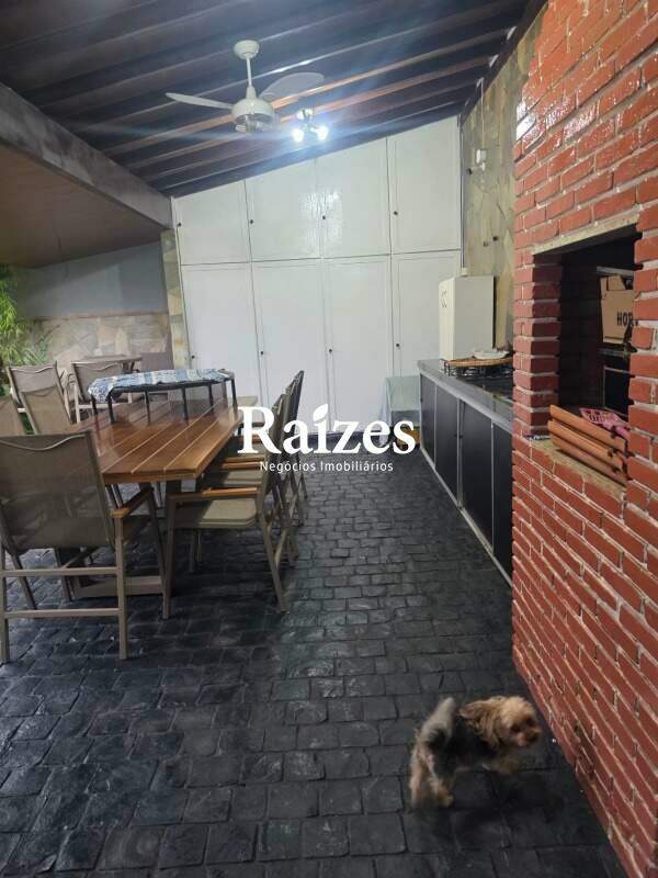 Casa, 3 quartos, 220 m² - Foto 11