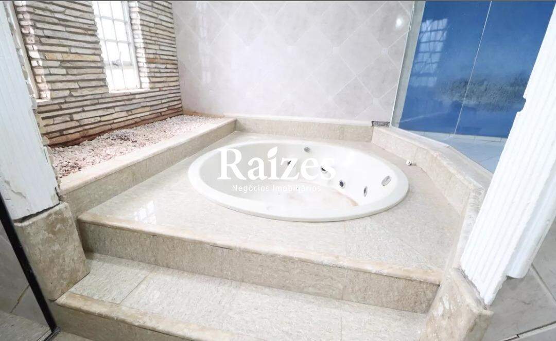 Casa, 4 quartos, 300 m² - Foto 1